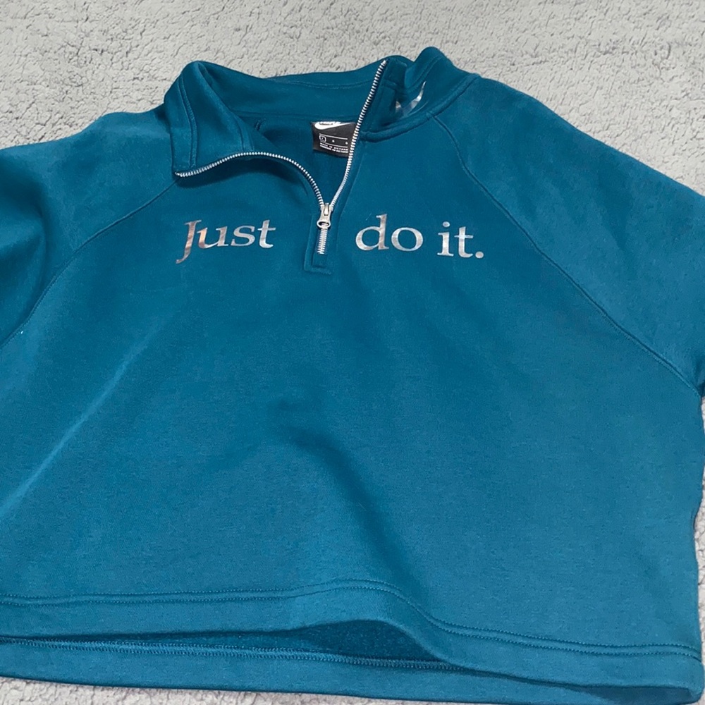 Cropped Nike quarter zip